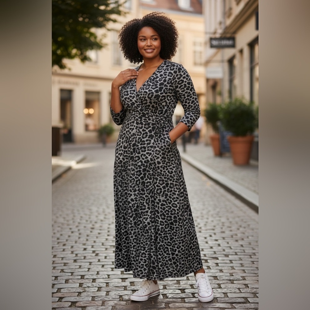 Terra & Sky Black and Gray Animal Print Long Sleeve Dress. Size 14W.